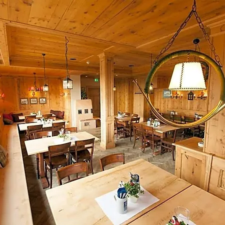 Die Post Landgasthof Aufkirchen Berg am Starnberger See